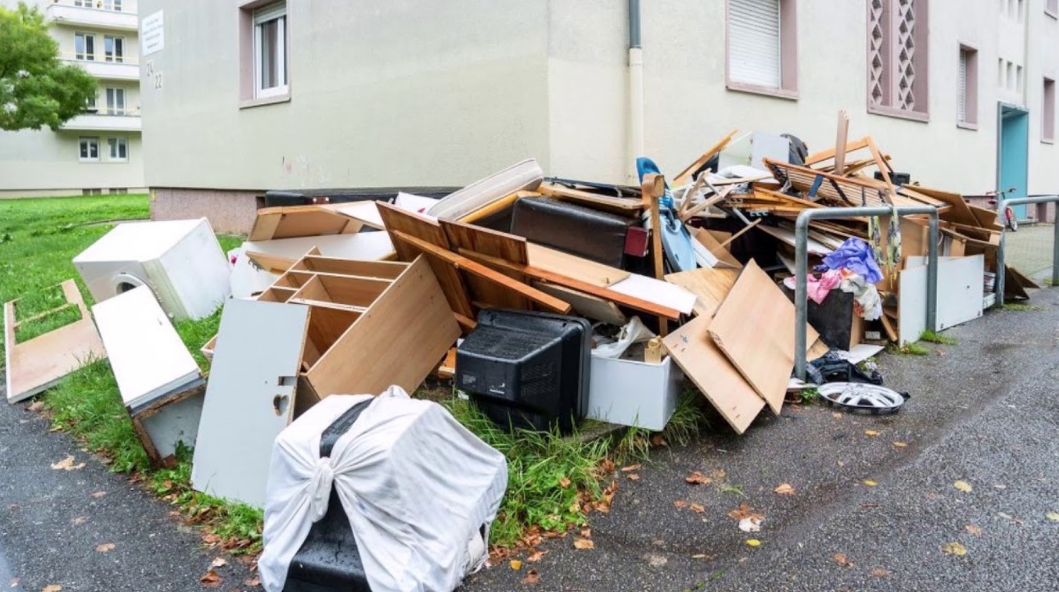 When Is the Best Time to Clear Out Unwanted Household Items?