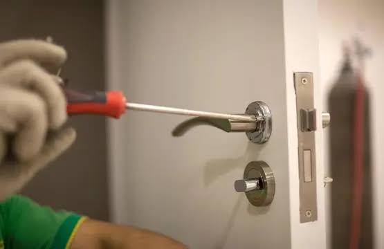 Professional locksmith support